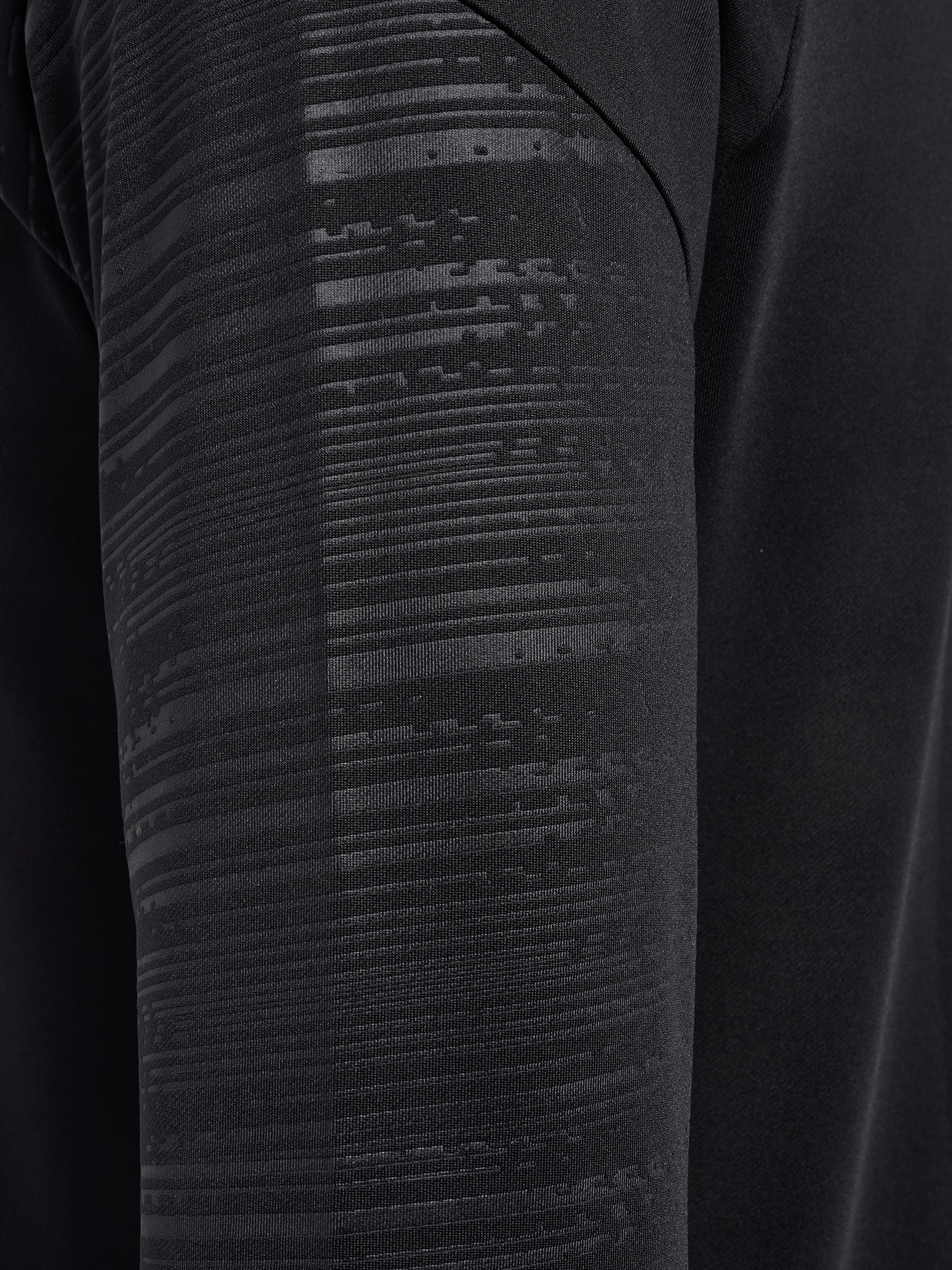 2001-BLACK