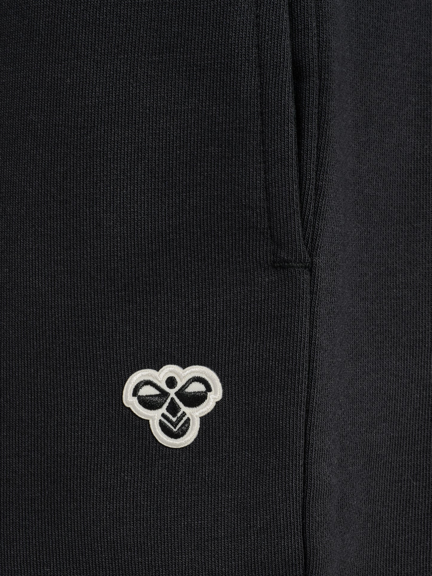 2001-BLACK