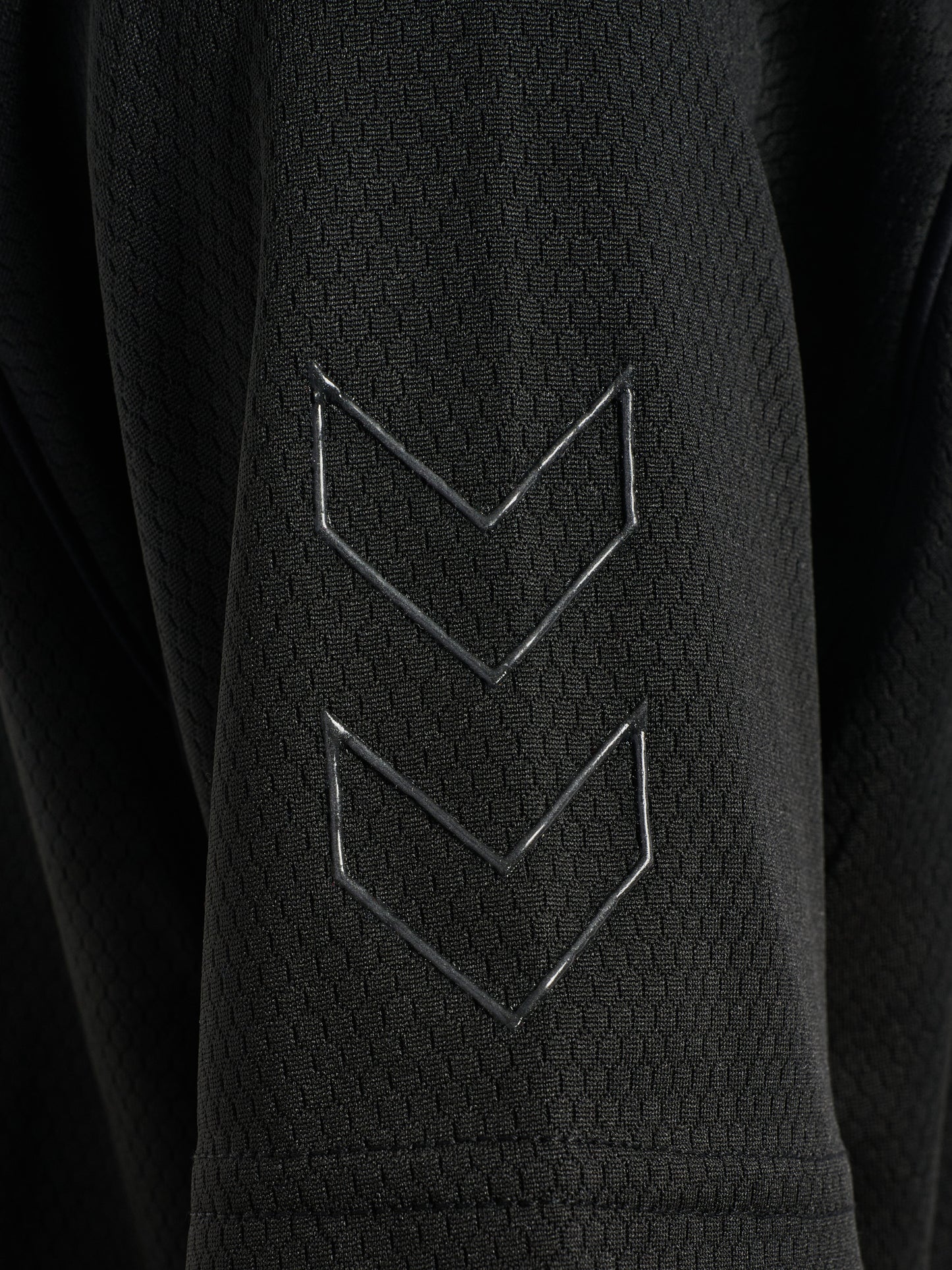 2001-BLACK
