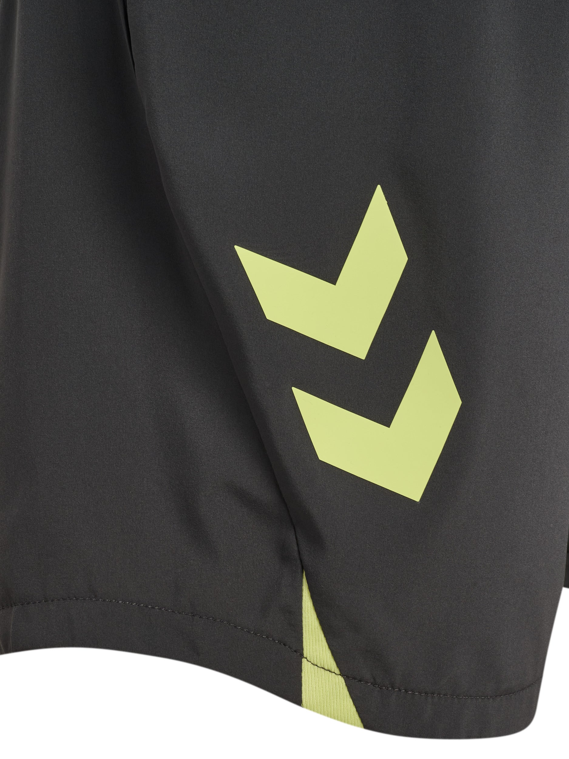 hmlBLAZE26 PRO TRAINING SHORTS – ASPHALT