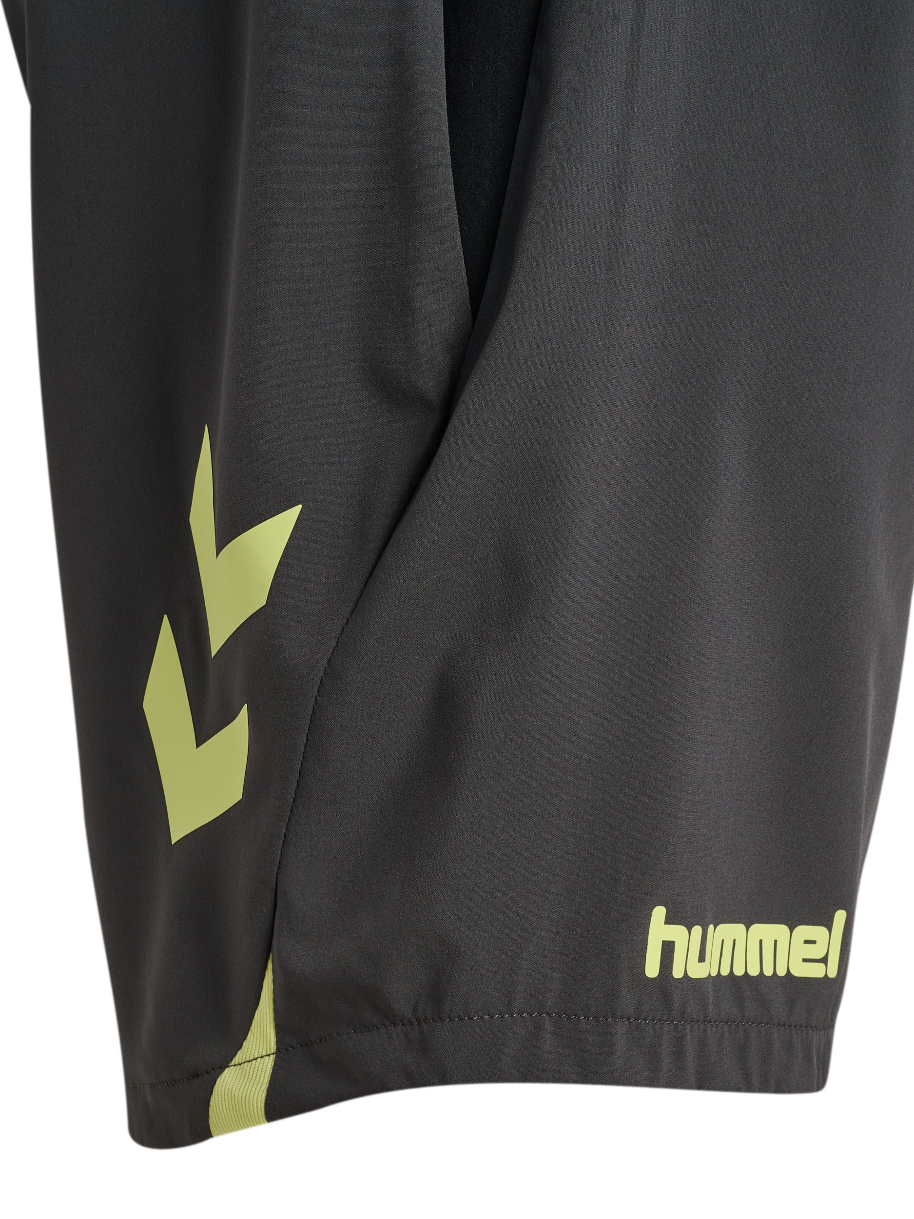hmlBLAZE26 PRO TRAINING SHORTS – ASPHALT