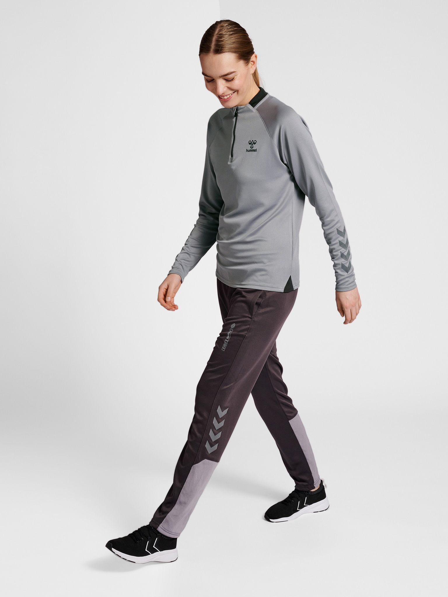 hmlGG12 ACTION HALF ZIP SWEAT WOMAN