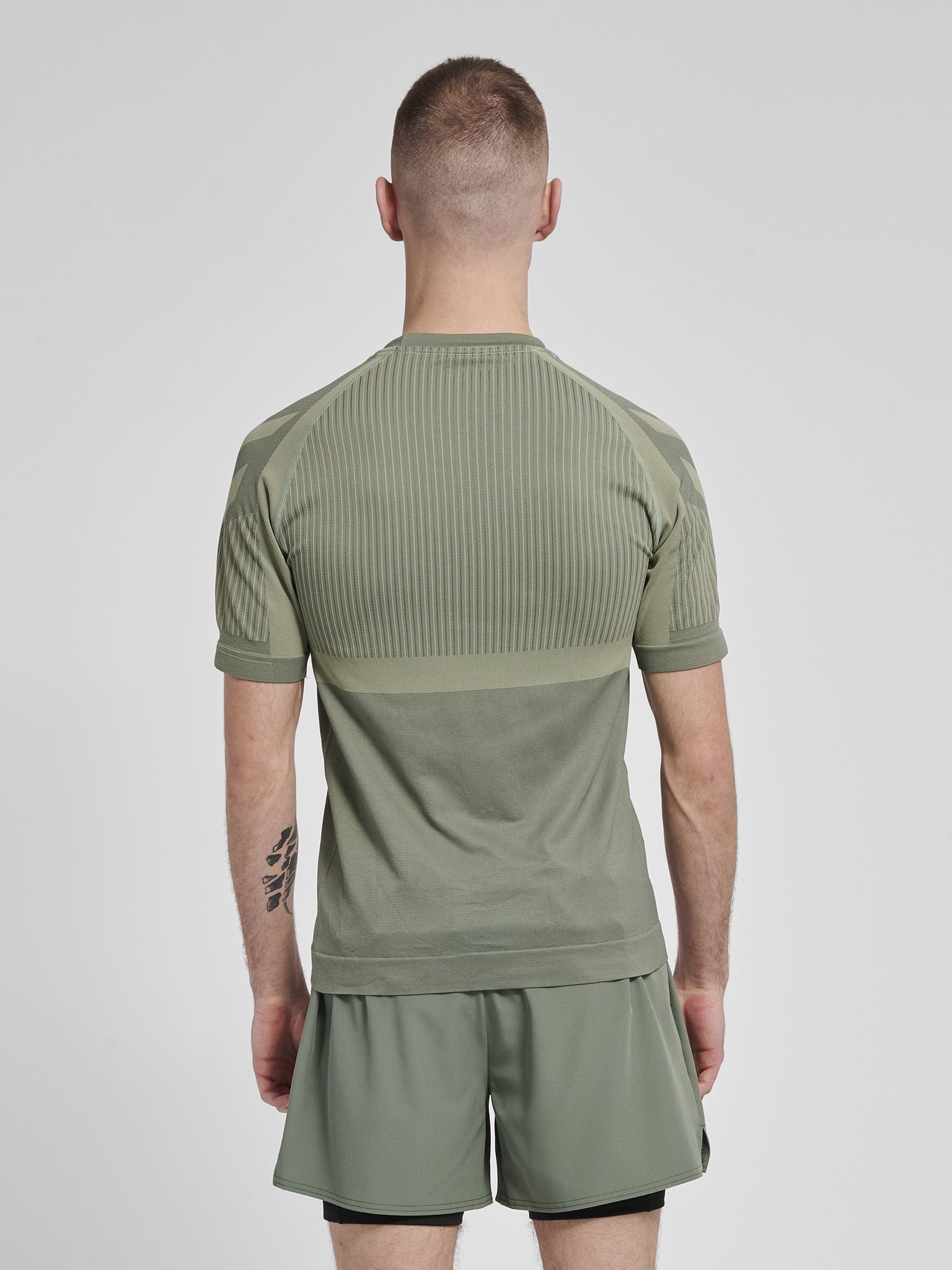 hmlMT UNIT SEAMLESS T-SHIRT