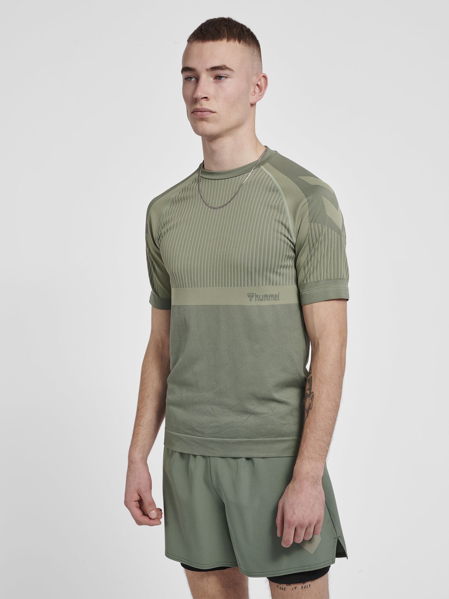 hmlMT UNIT SEAMLESS T-SHIRT
