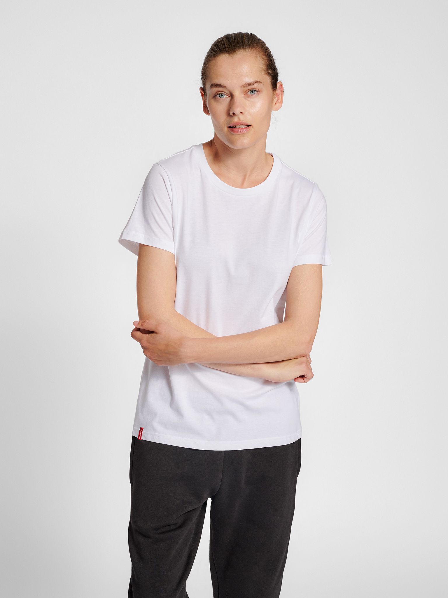 hmlRED BASIC T-SHIRT S/S WOMAN